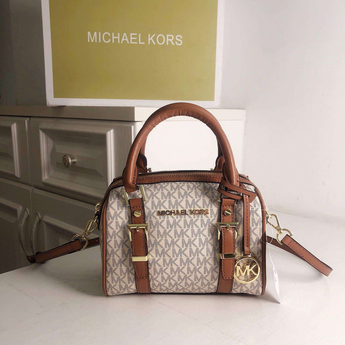 حقيبة يد نسائية جديدة من مايكل - مراجعة Travel Accessories Luxury وسعره