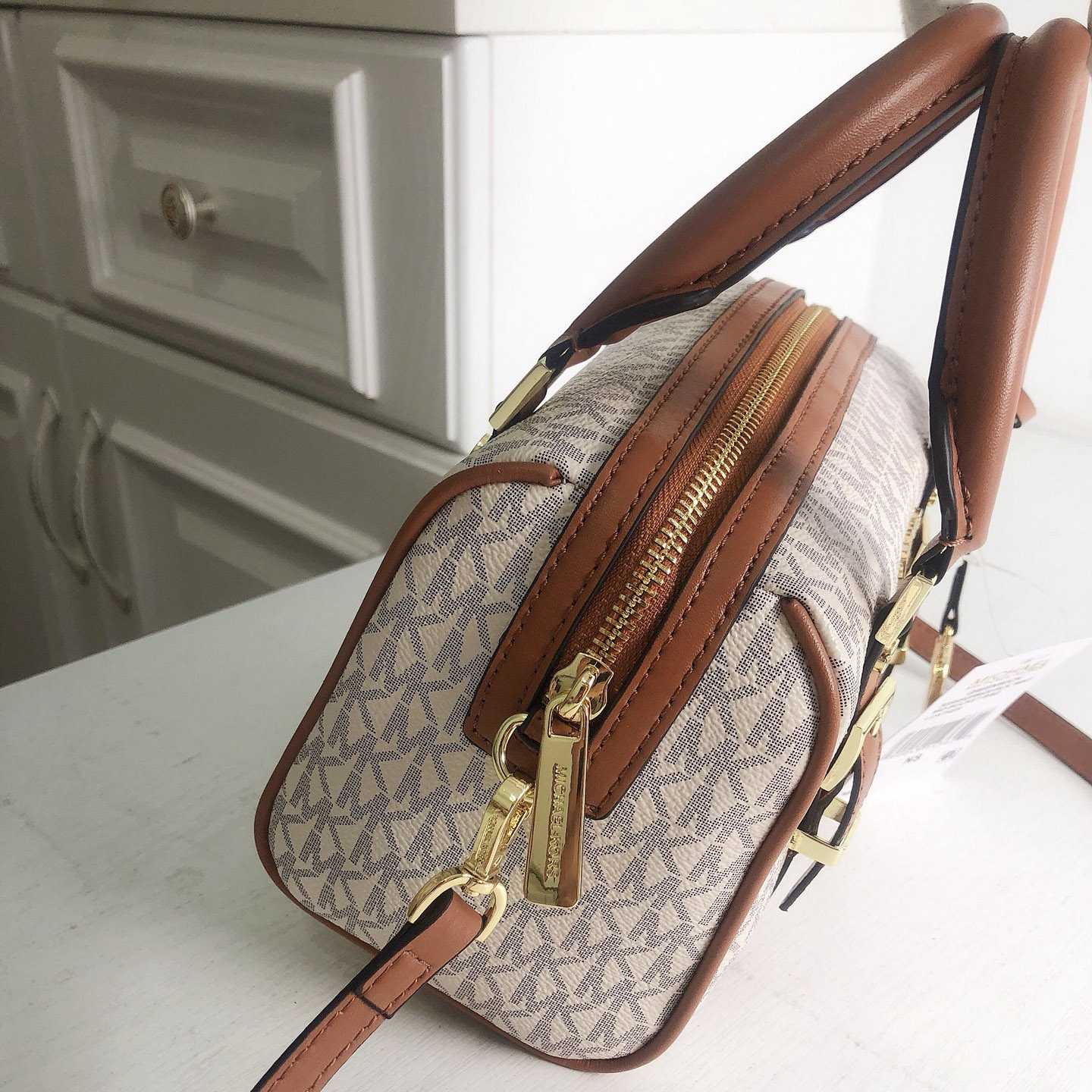 حقيبة يد نسائية جديدة من مايكل - مراجعة Travel Accessories Luxury وسعره