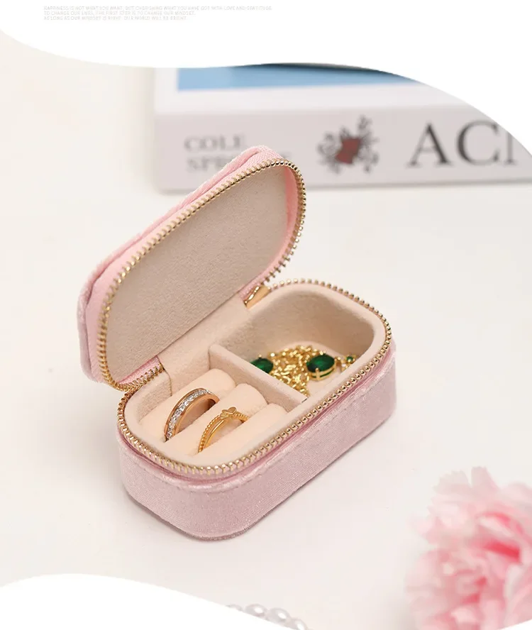 صندوق مجوهرات صغير للسفر مع سح - مراجعة Travel Jewellery & Accessories Organiser وسعره