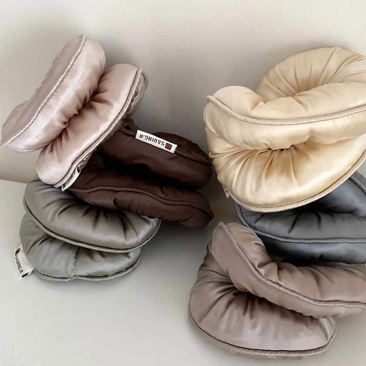 الإسفنج النوم مطاطا ذيل حصان ح - مراجعة Travel Accessories Must Have وسعره