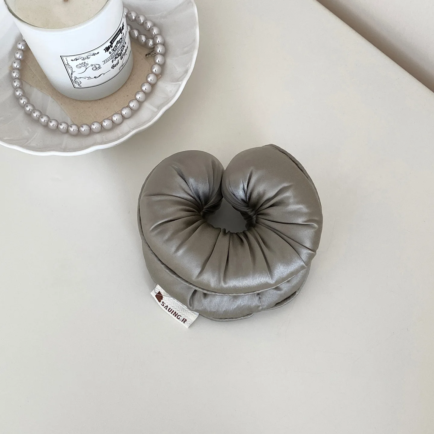 الإسفنج النوم مطاطا ذيل حصان ح - مراجعة Travel Accessories Must Have وسعره