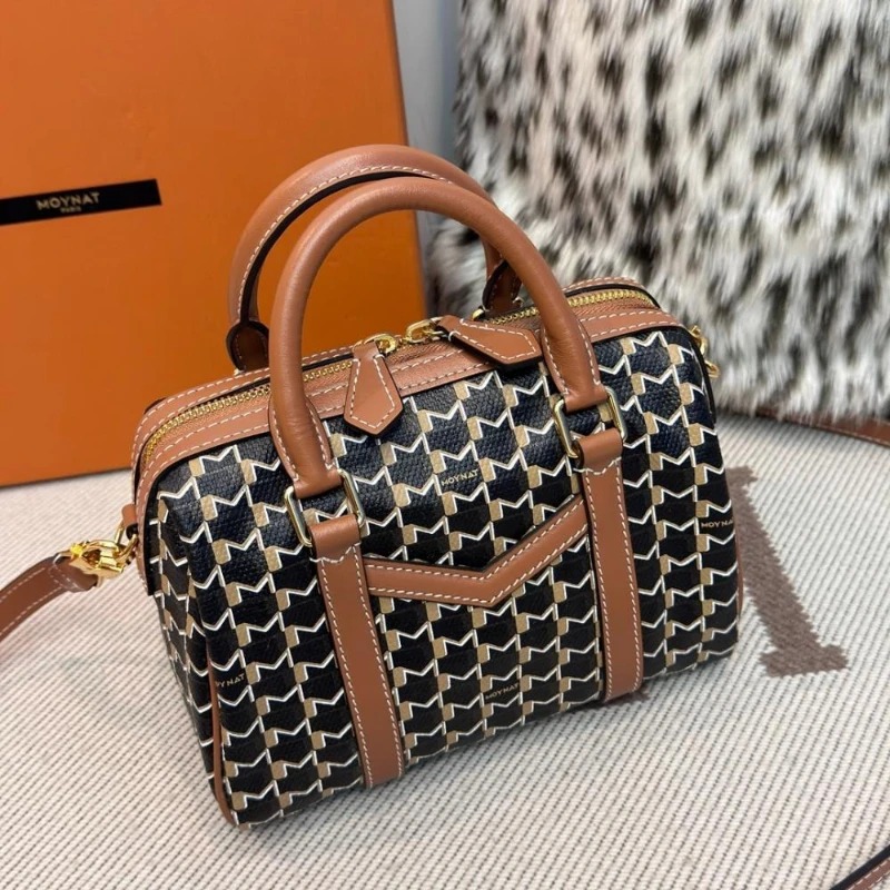 حقيبة بوسطن صغيرة للسفر تدوم 4 - مراجعة Travel Accessories Luxury وسعره