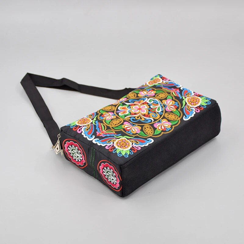 حقيبة كروس نسائية من النايلون  - مراجعة Travel Accessories Luxury وسعره